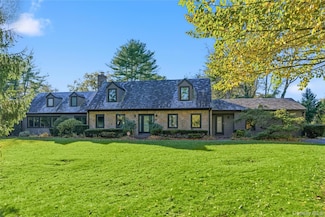 108 Bacon Rd, Old Westbury, NY 11568
