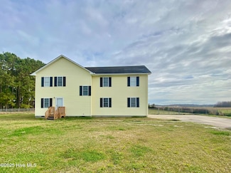 2416 Peartree Rd, Elizabeth City, NC 27909