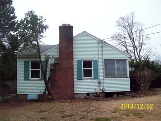 41 Lemac St, Warwick, RI 02889
