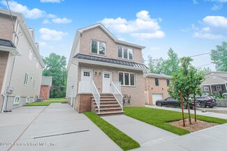 28 Singleton St, Staten Island, NY 10309