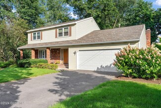21 Anna May Ln, Latham, NY 12110