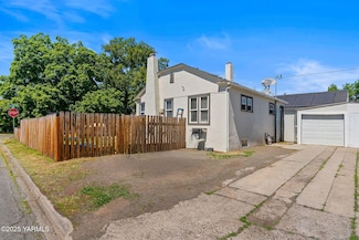 319 S 14th Ave, Yakima, WA 98902