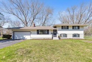 8340 Wesley Dr, Golden Valley, MN 55427