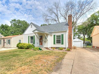 2521 34th St, Des Moines, IA 50310
