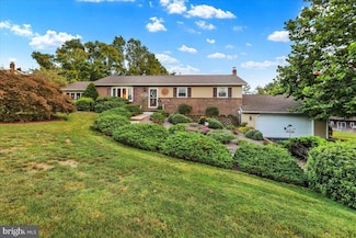 5050 Meadow Ln, Mohnton, PA 19540