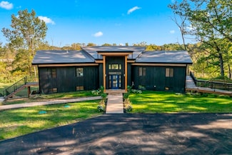 220 W 875 N, Valparaiso, IN 46385