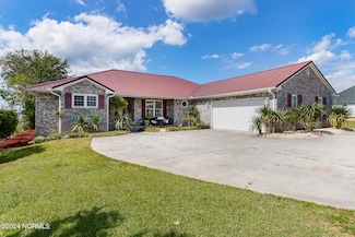 132 Gemstone Dr, Sneads Ferry, NC 28460