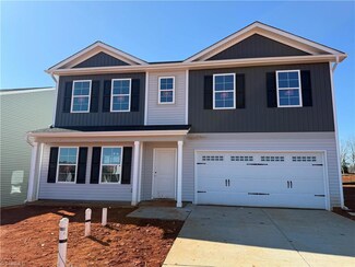 5320 Spicewood Lake Dr, Winston-Salem, NC 27106