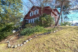 39 Pine Crest Rd, Newton Center, MA 02459