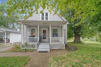 1319 N Linden St, Bloomington, IL 61701