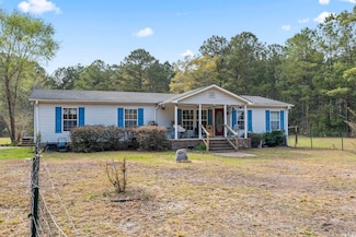 4070 Hollow Dr, Nichols, SC 29581