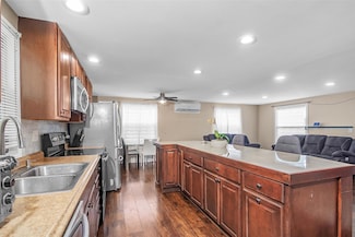 5720 SW Cypress Dr, Fort Lauderdale, FL 33312
