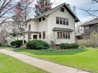 1017 Maple St, Western Springs, IL 60558