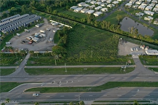 2536 N Tamiami Trail, No Fort Myers, FL 33903