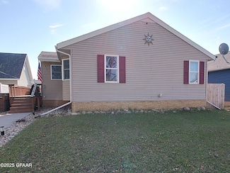 912 2nd Ave NE, East Grand Forks, MN 56721