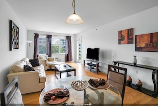 4 Constellation Place Unit 405, Jersey City, NJ 07305