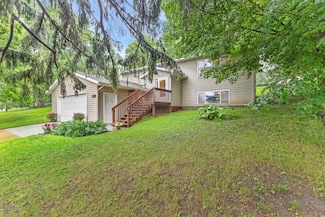 207 4th Ave NE, Hutchinson, MN 55350