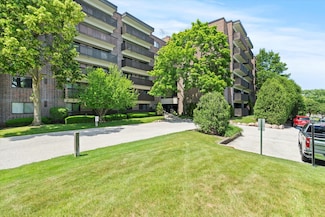 920 Vose Dr Unit 612, Gurnee, IL 60031