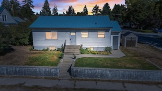 800 W 3rd St, Newport, WA 99156