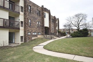 2013 Country Club Dr Unit 4A, Woodridge, IL 60517