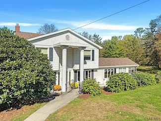 377 Ogden St, Mineral Point, PA 15942