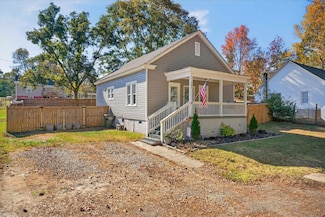 651 Round St, Woodruff, SC 29388