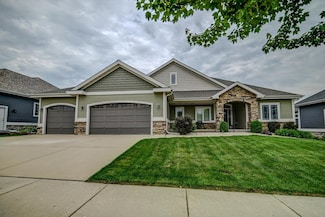 825 Richard Way, Waunakee, WI 53597