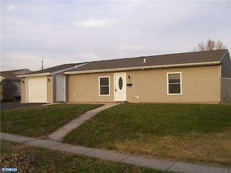 30 Lavender Ln, Levittown, PA 19054