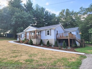 210 Petigap Rd, McMinnville, TN 37110