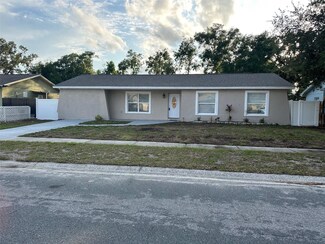 1215 Windsor Cir, Brandon, FL 33510