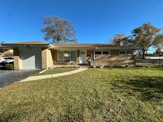 909 S Emerson St, Mount Prospect, IL 60056