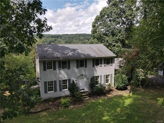 9635 Oakview Rd, Kempton, PA 19529