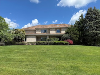 1 Deforest Ct, West Nyack, NY 10994