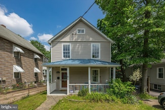 3811 32nd St, Mount Rainier, MD 20712