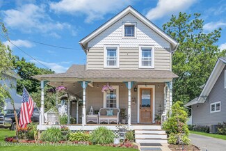 35 Clark St, Manasquan, NJ 08736