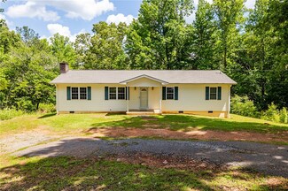 17 Thompson Ridge Rd, Alexander City, AL 35010