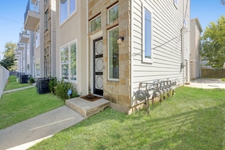 6725 Saint Augustine St, Houston, TX 77021