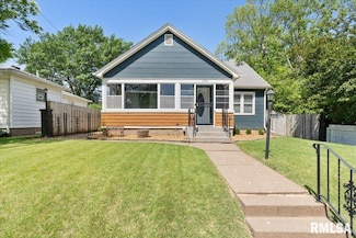 2506 N Howell St, Davenport, IA 52804