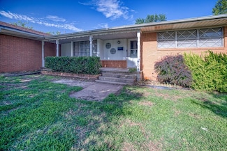 704 N Prouty Ave, Watonga, OK 73772