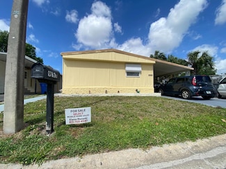 9063 Elliott Cir, Town 'N' Country, FL 33615