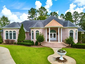 403 Stonegate Dr, Dothan, AL 36305