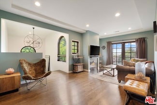816 Hyperion Ave, Los Angeles, CA 90029