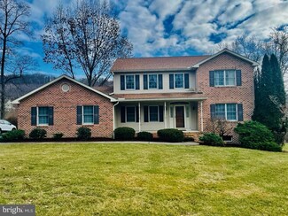 10966 Longwood Dr, Waynesboro, PA 17268