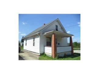 1954 Smithfield St, Youngstown, OH 44509