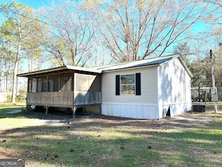 104 Scattered Pines Rd, Hortense, GA 31543
