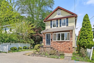 1 Saunders St, Hastings On Hudson, NY 10706