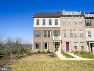 2067 Alder Ln, Dumfries, VA 22026