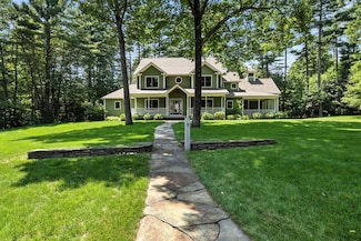 19 Hawthorn Rd, Amherst, MA 01002