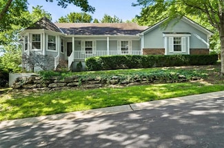 3000 Cedar Crest Dr, Independence, MO 64057