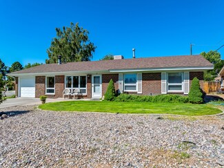 77 Delicado Dr, Los Alamos, NM 87547